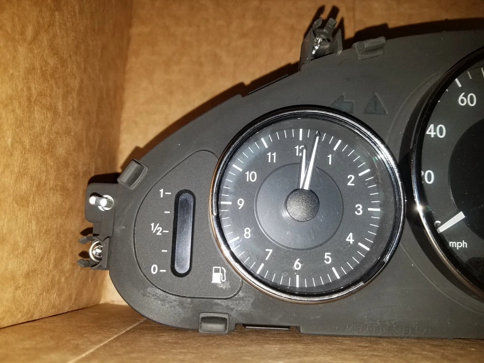 Cuadro de instrumentos odómetro velocímetro mercedes cls500 cls550 2005 a 2008 120 k Foto 3 de 4