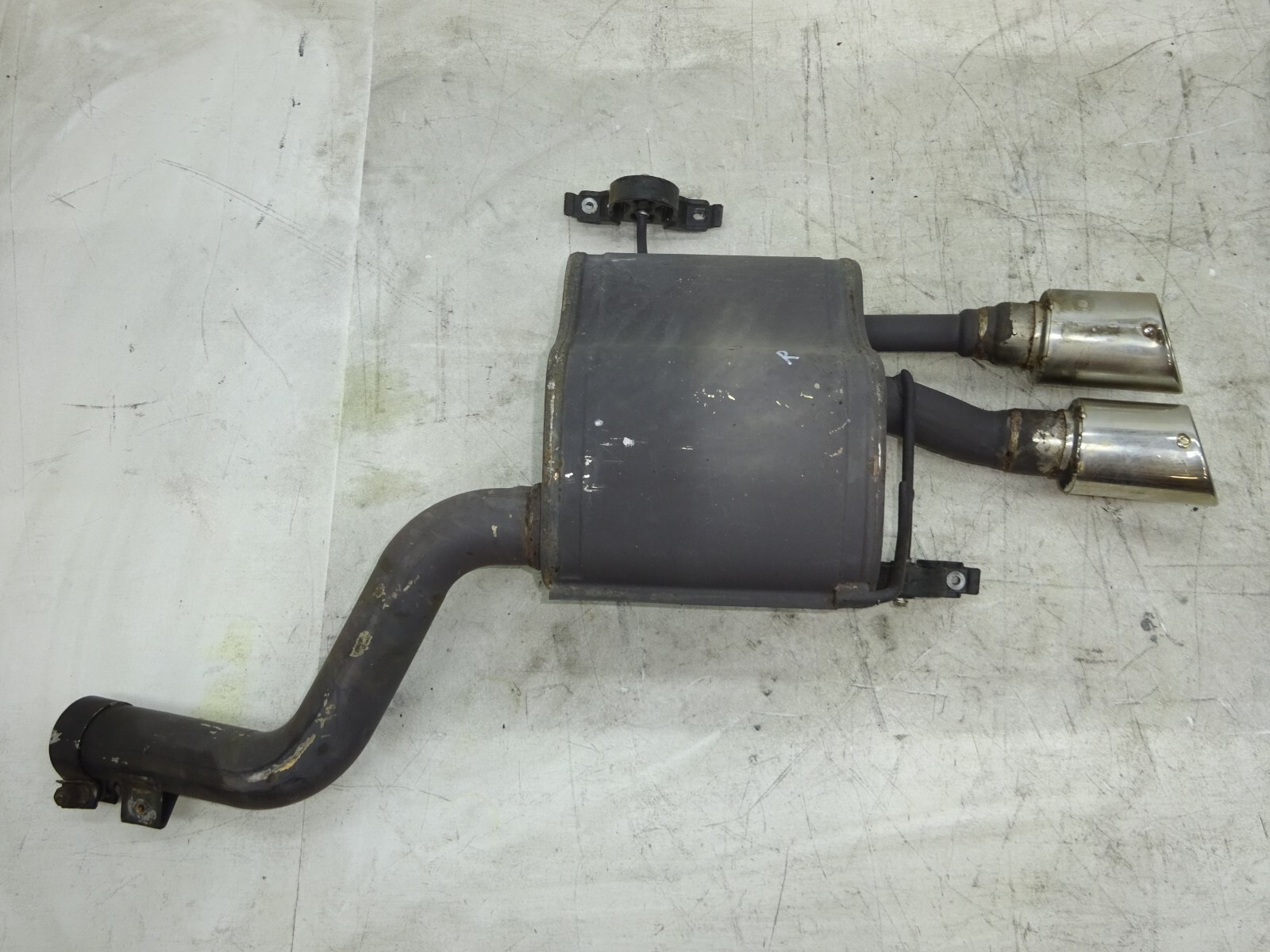 04-08 Maserati Quattroporte Rear Right Passenger Muffler W/ Tips OEM DE230162