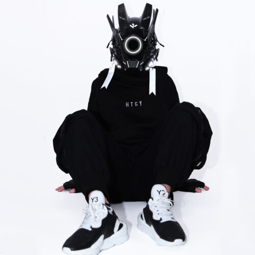 Futuristische Cybermaske mit LED-Leuchten für Cosplay und Techwear Mode - Bild 32 von 80
