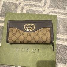 Gucci Brown Zip-Around Logo Women's Wallet with Zipper and Card Slots