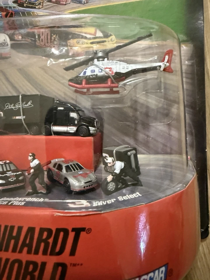 WINNERS CIRCLE NASCAR Dale Earnhardt Racing World, 1999, Micro Machines, Hasbro - Image 3 of 4