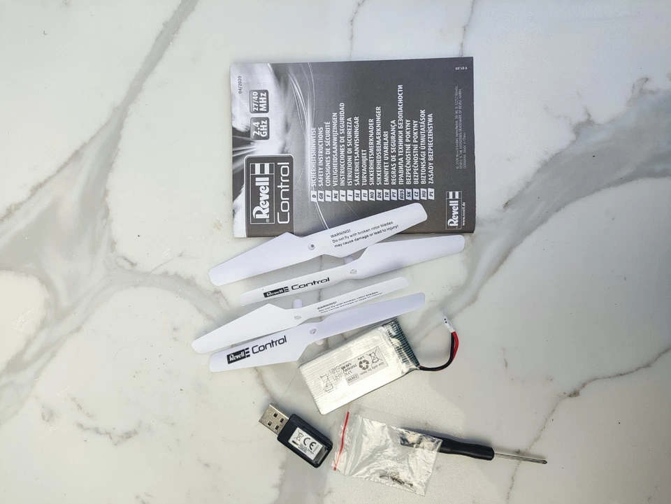 Revell Control Quadcopter GO! stunt remote controlled stunt drone 2.4 GHz  - Image 3 of 4