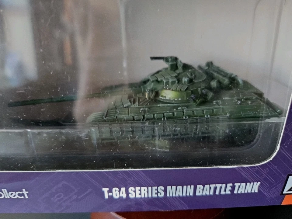 Model Collect Soviet Army T-64BV Main Battle Tank 1985 Armour Gold Edition - Image 3 of 3