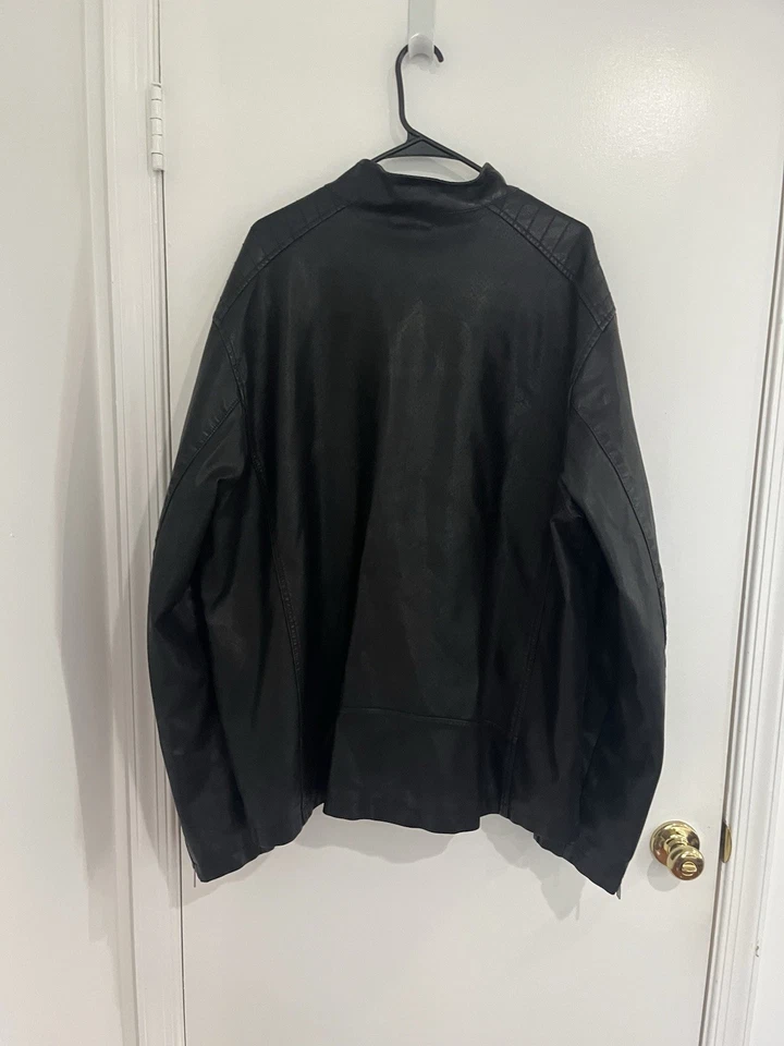 Chaqueta de motociclista de cuero negra para hombre Remache 2XLT Foto 2 de 4