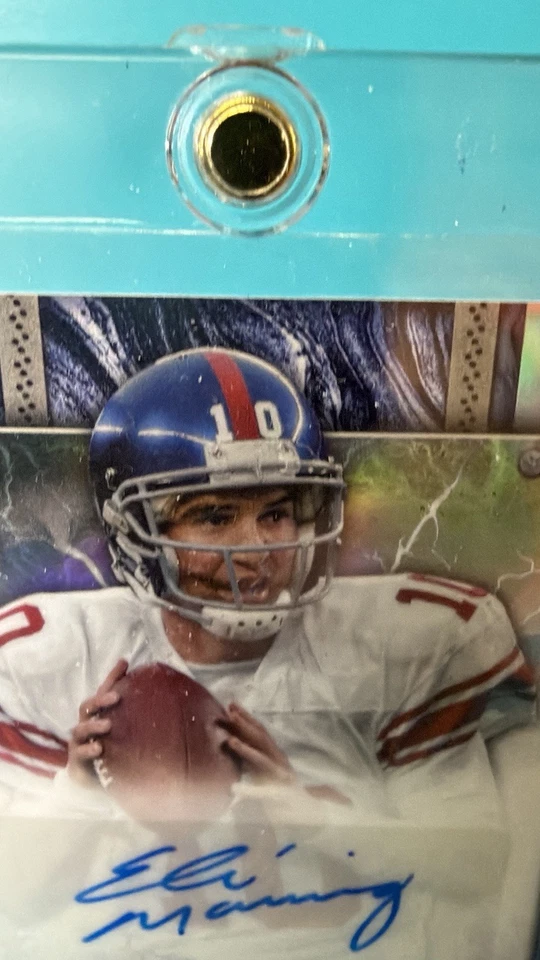 Eli Manning, 2024 Topps Resurgence Signatures - Cert Auto Issue #RS-ELI. Gigantes. Foto 3 de 4
