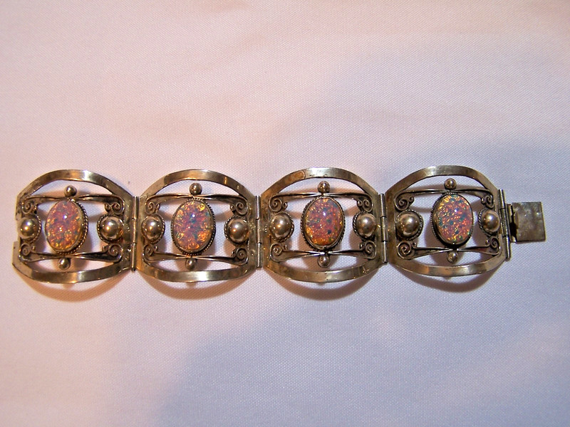 collectible vintage sterling silver Mexico filigree hinged bracelet 7 in long