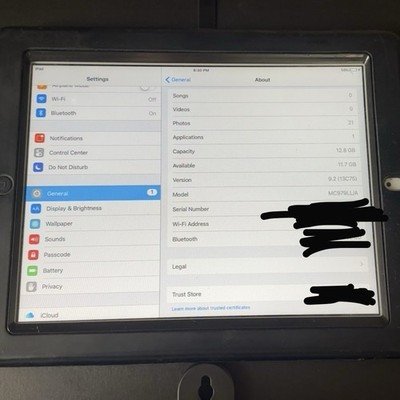 Apple iPad 2 (Wi-Fi) 16GB in White (Model A1395, MC979LL/A)