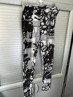 Rundholz DIP Leggings Gr. L extra lang schwarz weis Lagenlook Blumen Traumteil