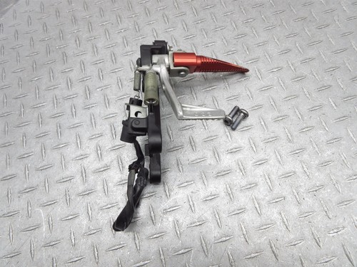 2013 08-16 Yamaha YZFR6R R6 Right Rearset Brake Pedal Foot Peg Rest Bracket - Picture 10 of 13
