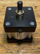 PARKER Double Acting Rodless Air Cylinder 250 Psi 5-1/2” X 5-1/2” Body