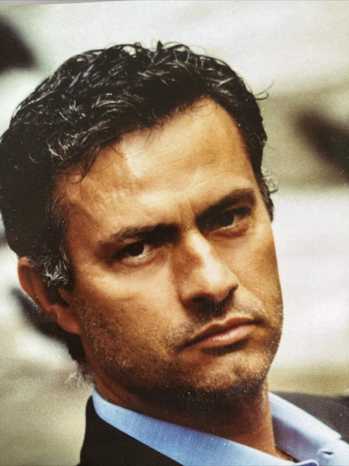 Chelsea Football Club Official Magazine - Feb 2005 - July 2014 the special one - Image 2 of 4