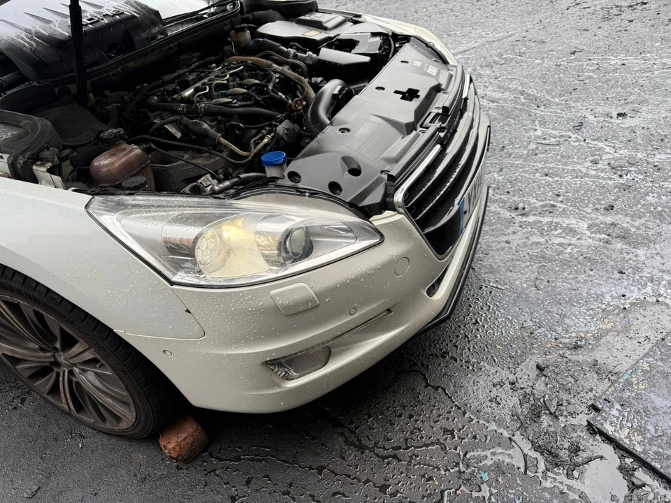 VAUXHALL ASTRA HATCHBACK 5 PUERTAS MK7 CDTI BITURBO 2016 NEGRO *ROTURA* Piezas de auto Foto 2 de 4