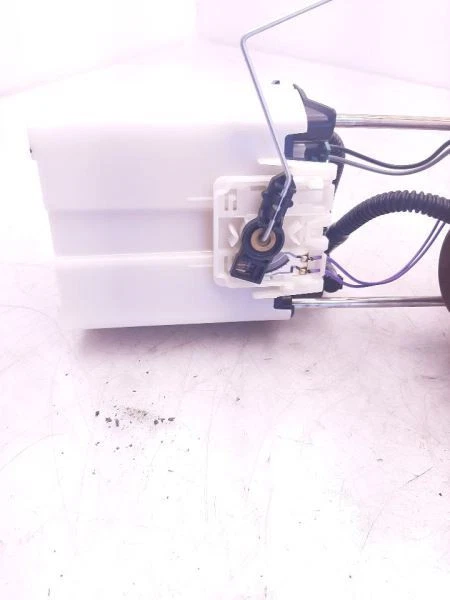 Conjunto de bomba de combustible 2,8 L para GMC Canyon 19167115 2006-2008 Foto 2 de 4