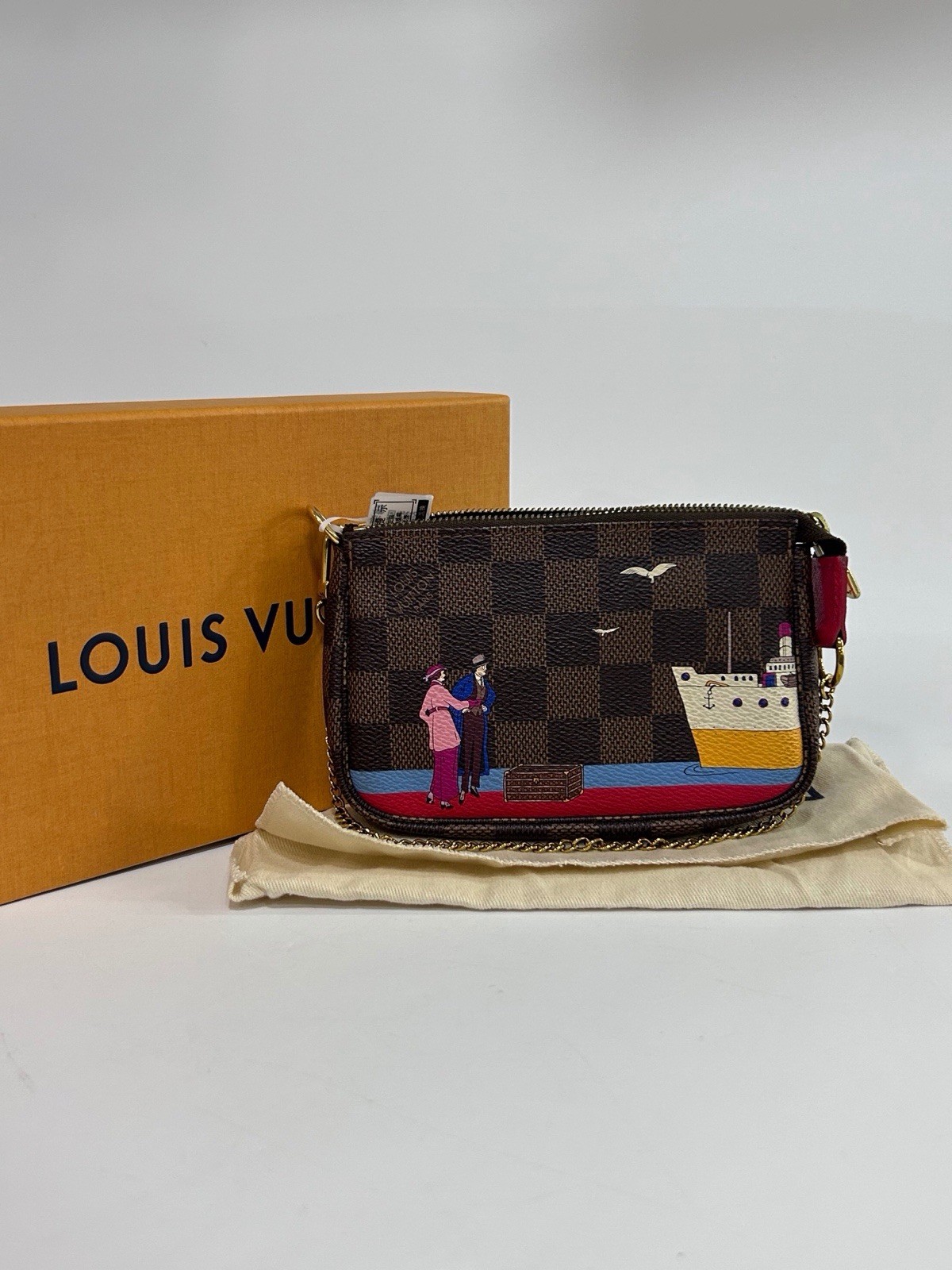 Louis Vuitton Limited Edition 2016 Christmas Animation Mini Pochette PM26020439
