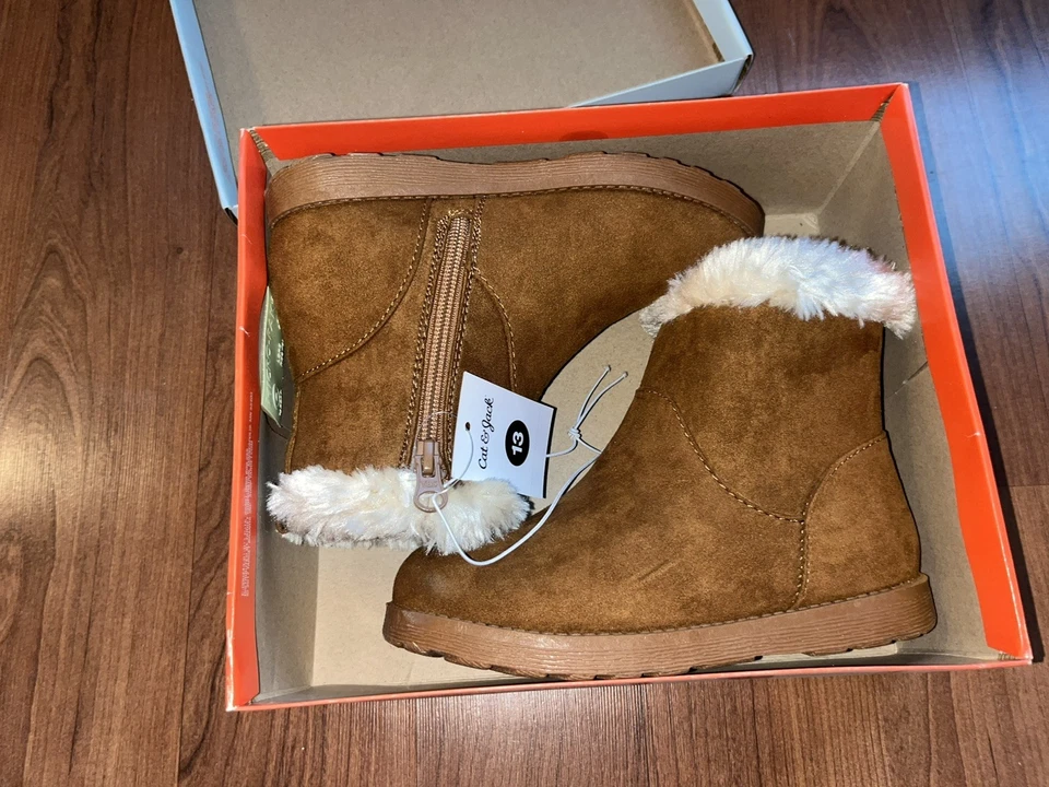 Botas de Invierno Cat & Jack Georgiana Niñas Talla 13 Castaño Imitación Piel de Oveja Forradas Foto 4 de 4