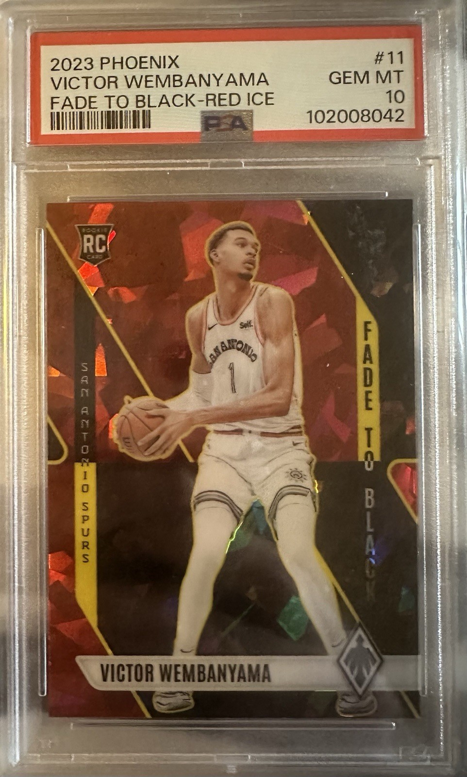 Panini Phoenix 2023-24 Victor Wembanyama Rookie Fade to Black Red Ice #11 PSA 10