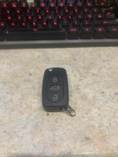 Genuine Brand new AUDI flip remote - 4D0837231A    -  3 button - free blade cut.