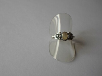Bague En Argent Massif Avec Cabochon De Nacre Blanche Et Filigrane - Taille 54 - Occasion