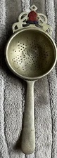 Vtg Aberdeen Scotland Emblem Electroplated Nickel Silver EPNS Tea Strainer 6x2”