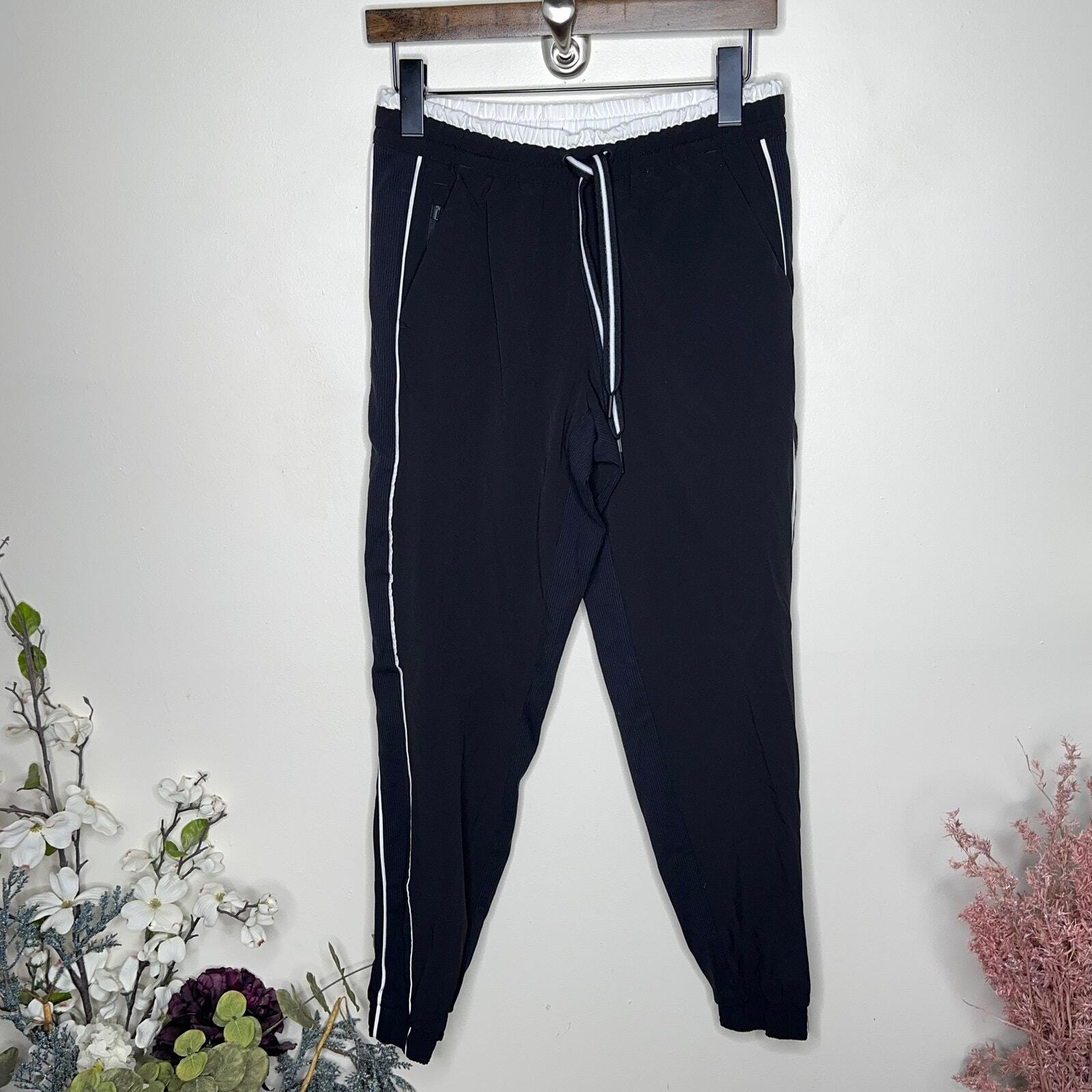 ATHLETA Brooklyn Joggers Colorblock White Trim Bl… - image 4