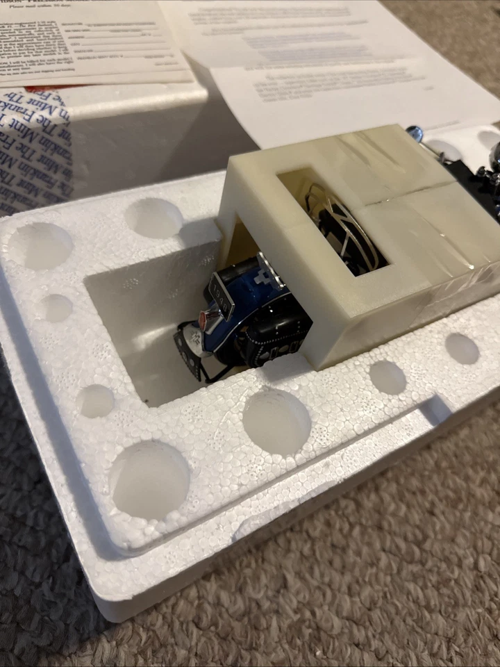 Franklin Mint Harley Davidson 1948 Panhead 蓝色 1/10 比例摩托车新品 — 第 3/4 张图片