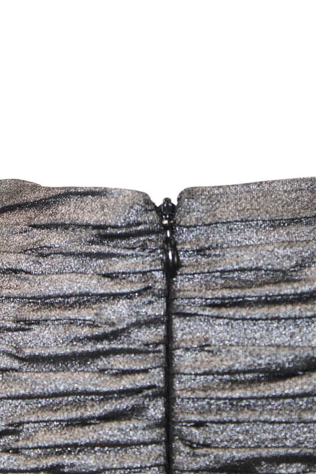 Vestido Torn by Ronny Kobo Para Mujer Acanalado Manga Corta Cremallera Texturizado Plateado Talla XS Foto 4 de 4