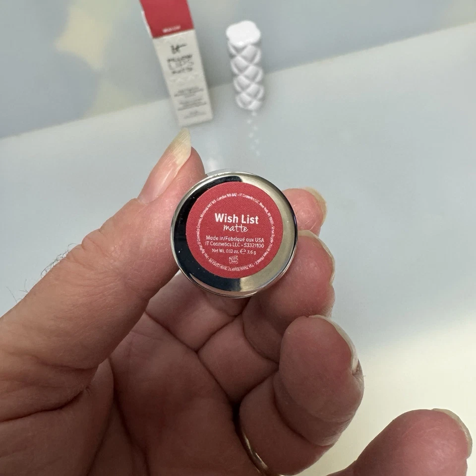 It Cosmetics Pillow Lips Matte Lipstick Wish List Full Size 0.13 oz - Image 2 of 4