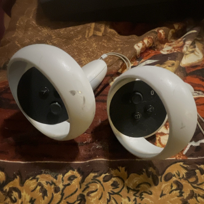 Meta Quest VR Touch Motion Controllers Pair (2 Controllers), White