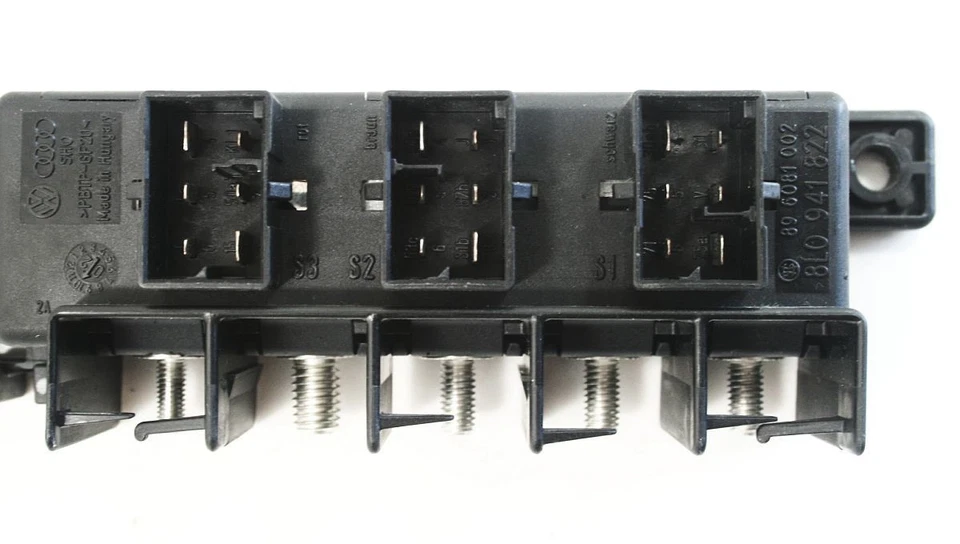 Placa de panel de fusibles de relé 00-05 VW Jetta Golf GTI Beetle Audi TT - 8L0 941 822 Foto 3 de 3