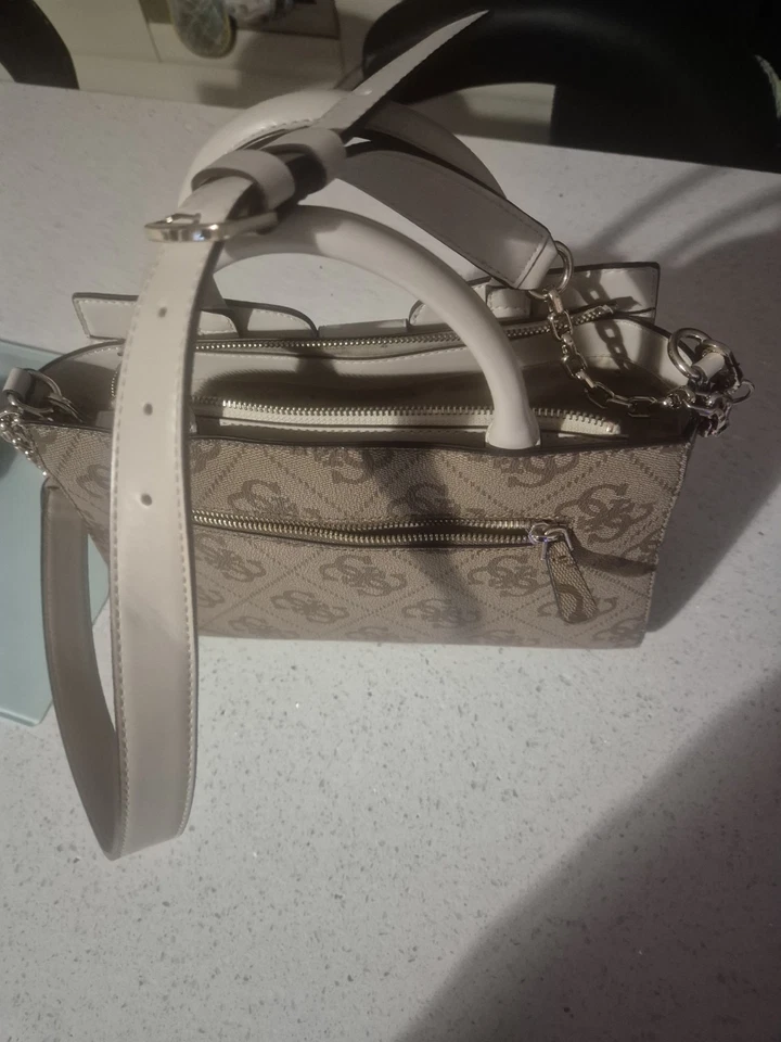 GUESS Handbag with Shoulder Strap - Image 4 of 4