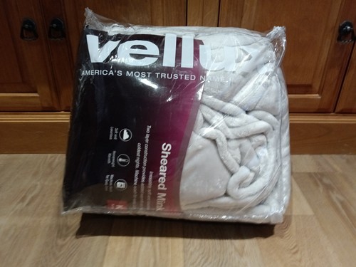 VELLUX Sheared 100% Polyester Mink Blanket, Light Gray, KING
