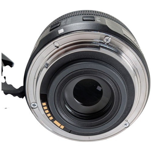 Canon EF-S 35mm f2.8 Macro IS STM Lens NICE w/ Original Hood ES-27 Ring Light ✅ - Picture 5 of 10