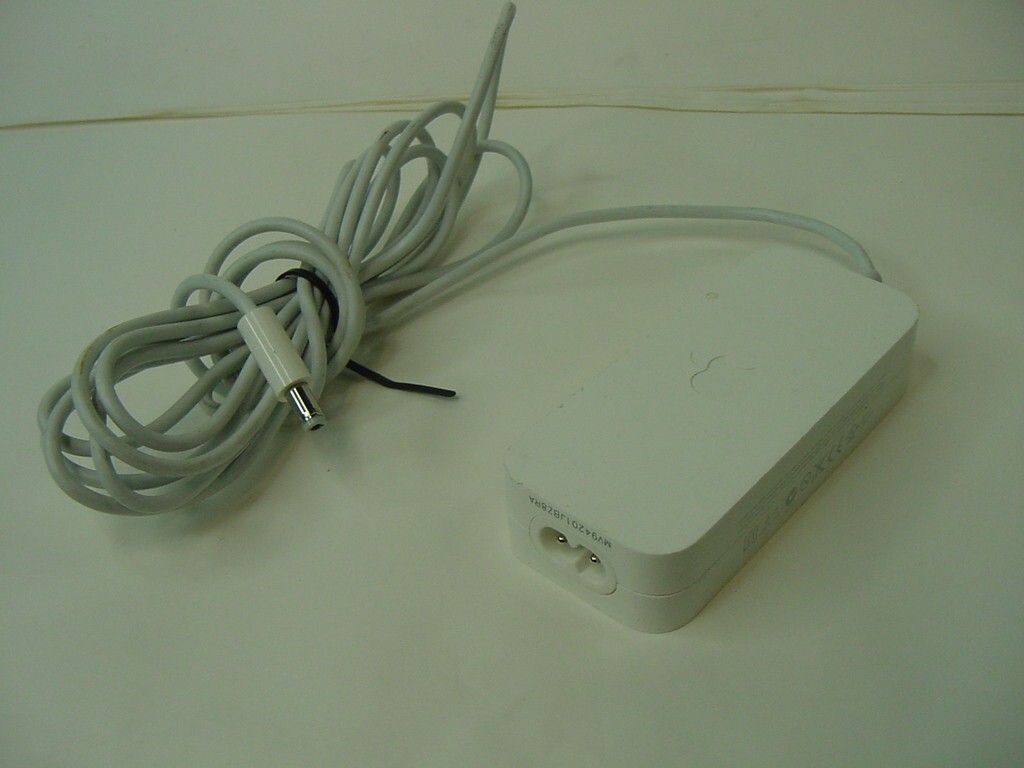 GENUINE APPLE AIRPORT EXTREME BASE STATION POWER ADAPTER A1202