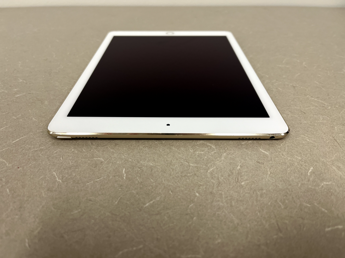 Apple iPad Pro 1st Gen. 32GB, Wi-Fi, 9.7 in - Gold 888462761512| eBay