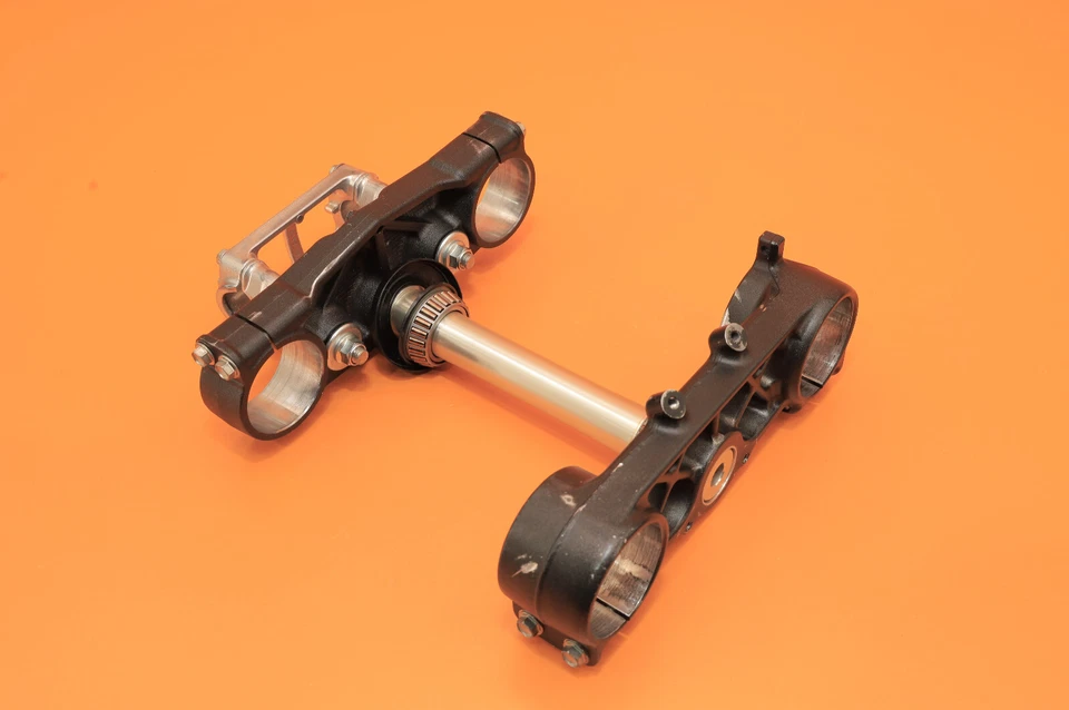 Juego de abrazaderas de árbol triple OEM para horquilla de vástago de dirección 2017 16-18 RMZ250 RMZ 250 Foto 2 de 4