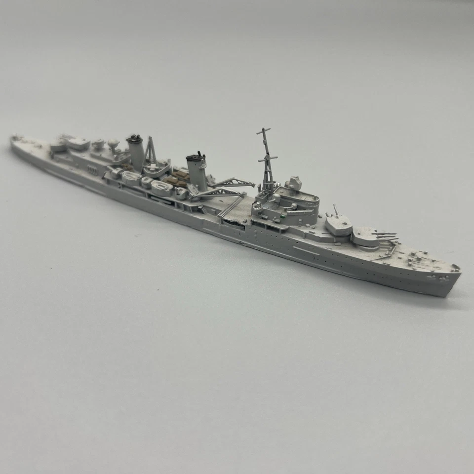 Argonaut AR 63 • Crucero ligero británico Segunda Guerra Mundial Edimburgo • Línea de flotación • Escala 1:1250 Foto 2 de 4