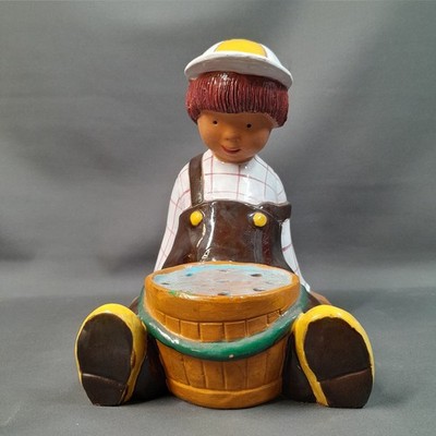 Vase. Hand Painted Terracotta Figure Jullar. 1980 CA.