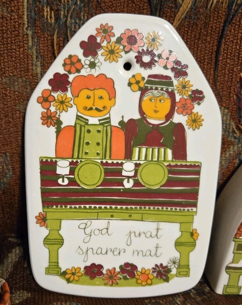 Figgjo Norway Flint Man Woman FOLKLORE Salt Pepper Shakers Trivet Plaque