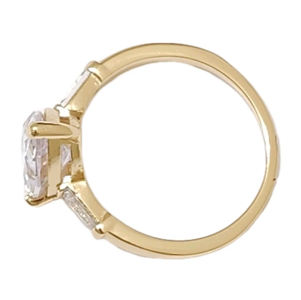 Anillo de cóctel solitario de circonita cúbica de pera HGE de oro amarillo de 14 quilates talla 9,5 Foto 3 de 4