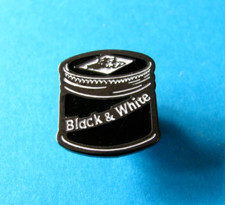 Whisky Pin Badge. " BLACK & WHITE " Dogs Bottle Lid Shaped, VGC.  Whiskey.