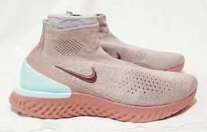 nike rise react flyknit pink