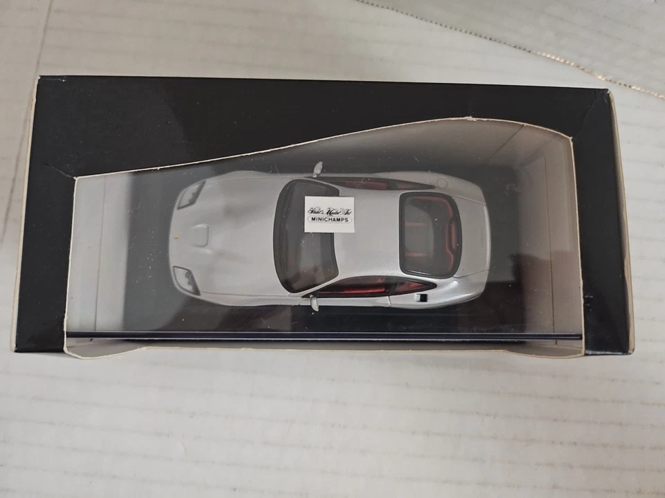 Minichamps 1:43 scale model Ferrari 550 Maranello in Silver 1996 Diecast Car - Image 2 of 4