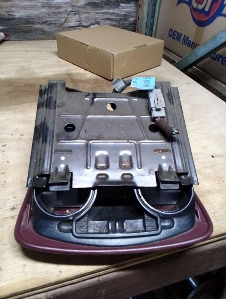 Cenicero Ford Crown Victoria 1995 portavasos extraíble usado. F5AB-5404810-ADW Foto 2 de 4