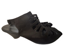 Arche, black leather shoes with low heel, size 9AUS , 40Eu