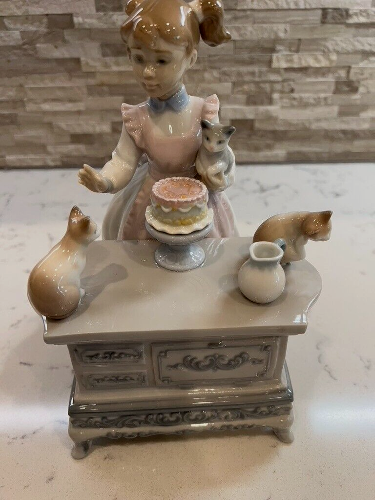 今話題のアイテムを LLADRO リヤドロ 人形 みんなおねんね 1535:サイズ縦16.5cm×横 リヤドロ