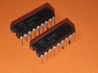 2x D71084C Clock Pulse Generator/Driver NEC DIP-18