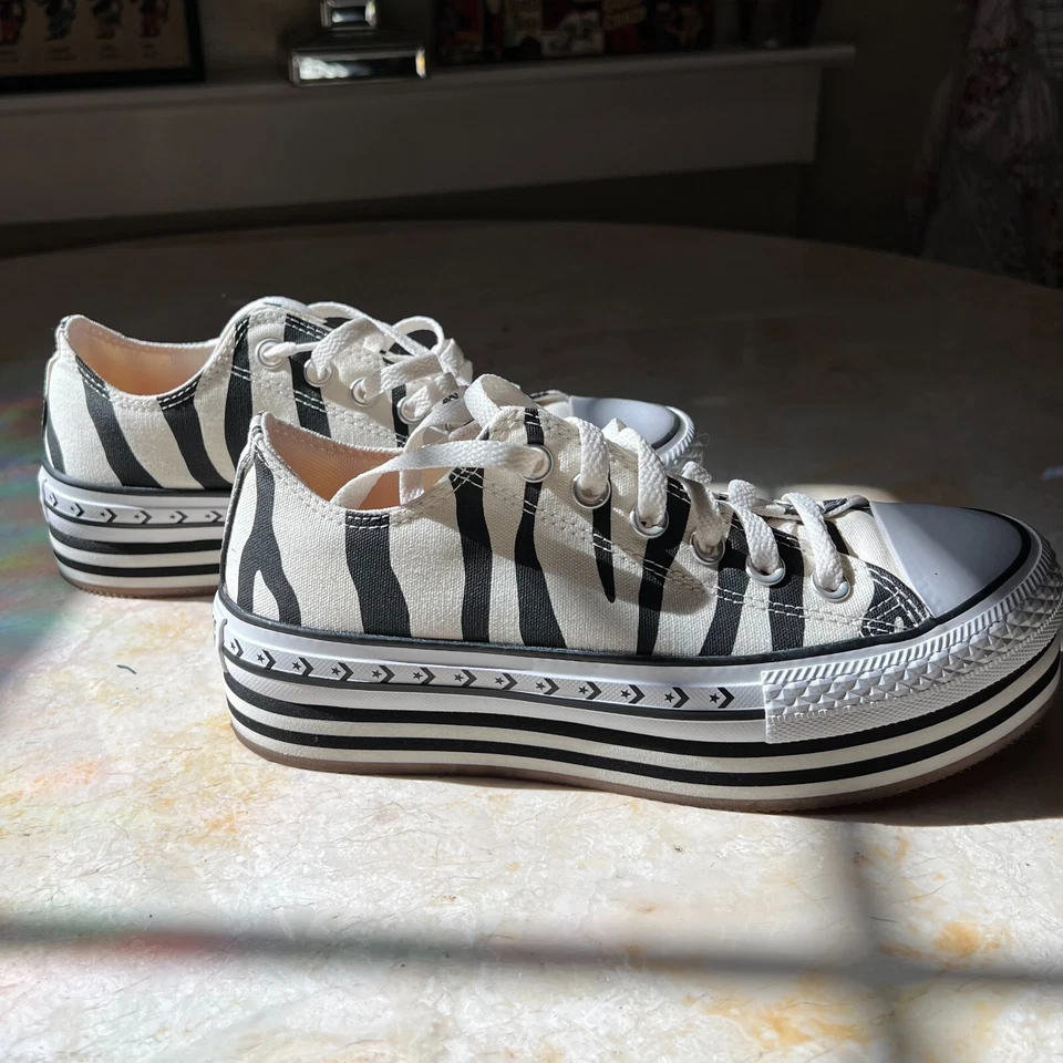 Zapatilla deportiva Converse Zebra plataforma baja a rayas para mujer 6,5 RARA para coleccionistas Foto 2 de 4