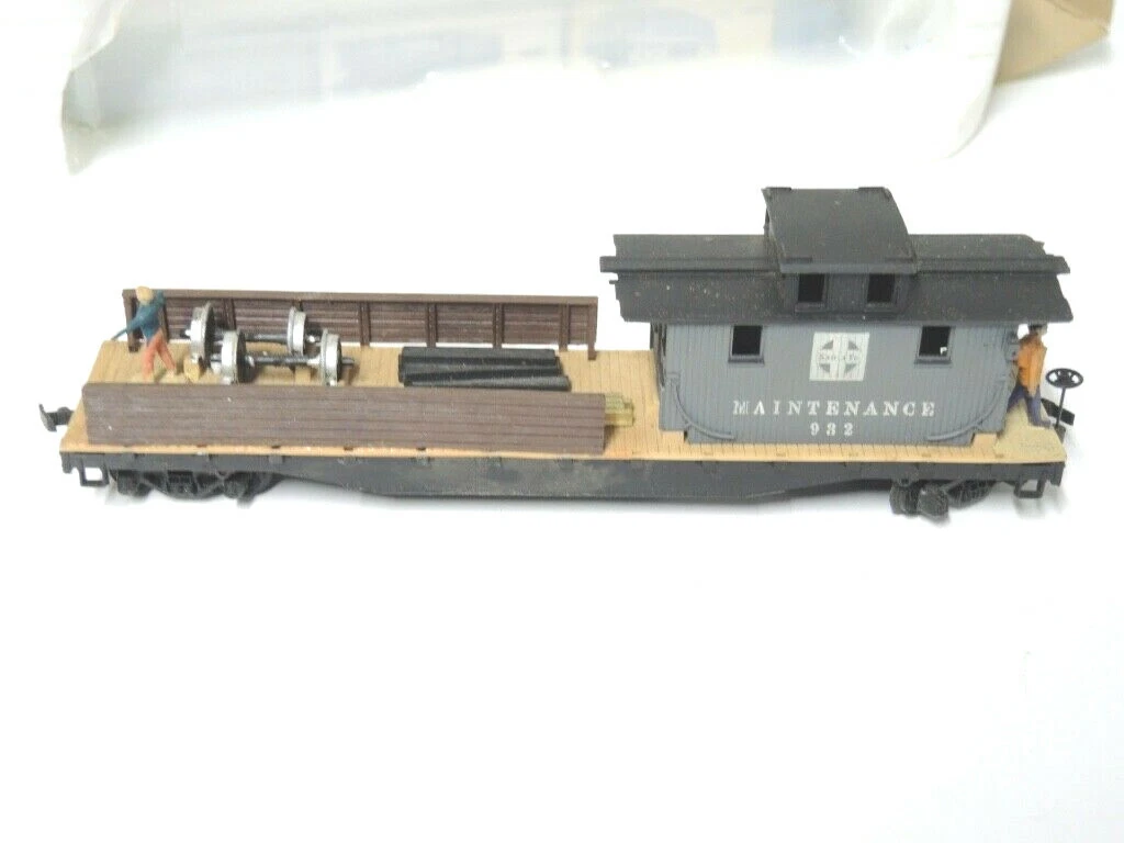 Locomotive Rivarossi HO EMD F8 + Fausse Motrice Santa Fe - 1925 Italie - Repeinte