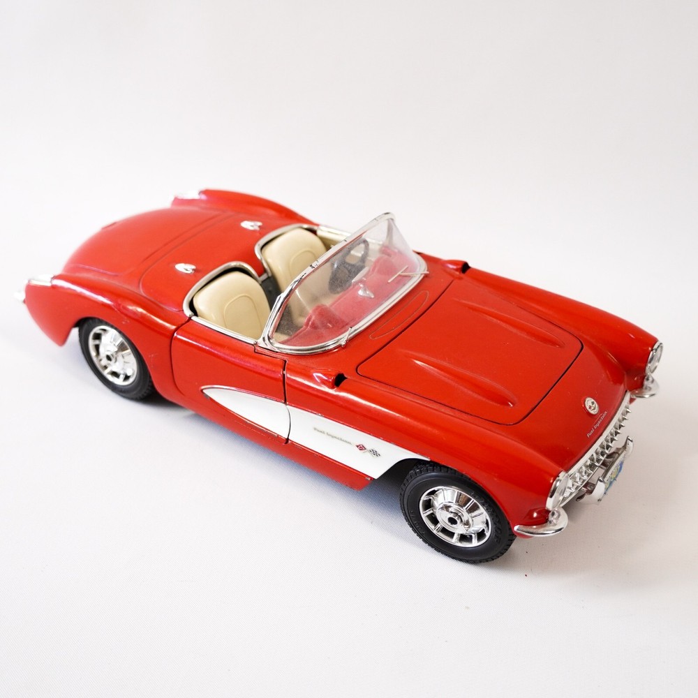 Burago 1957 Chevrolet Corvette Chevy 9