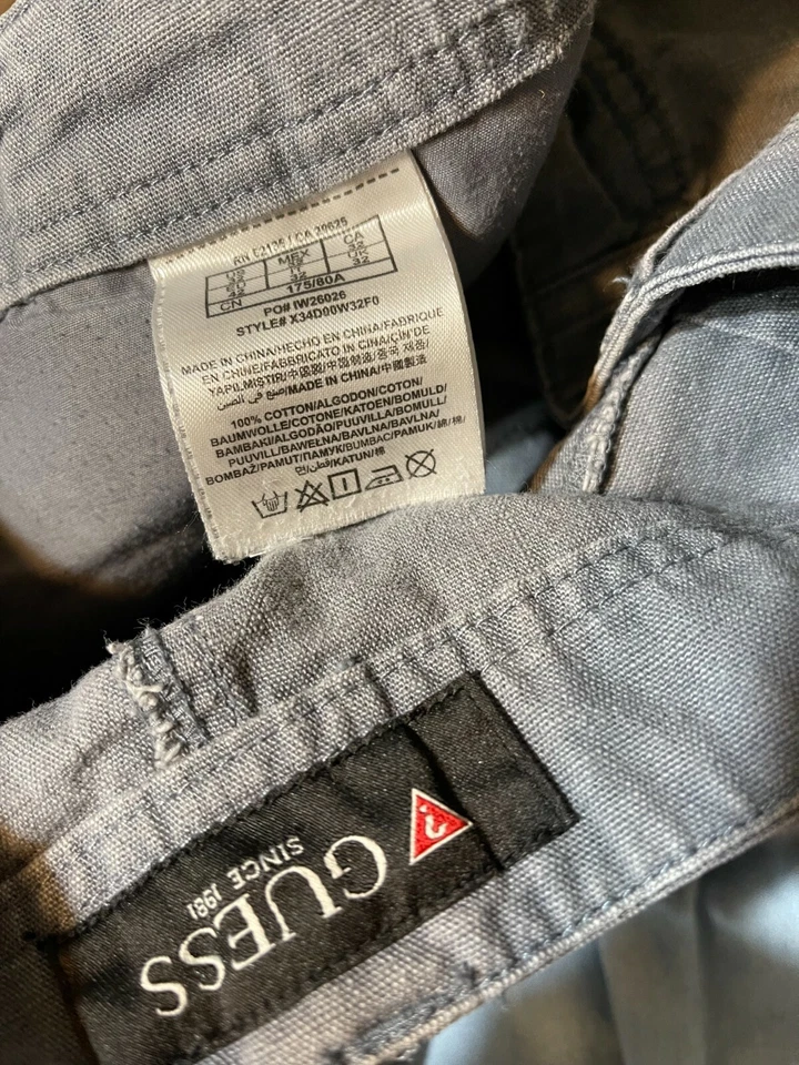 Pantalones Cortos Informales de Carga Guess Gris Claro Frontal Plano Algodón Bolsillos con Cremallera - Para Hombre 32 Foto 4 de 4
